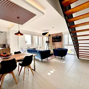 Duplex - Vue Exceptionnelle - Quartier Euromed-avec Box , Marseille France